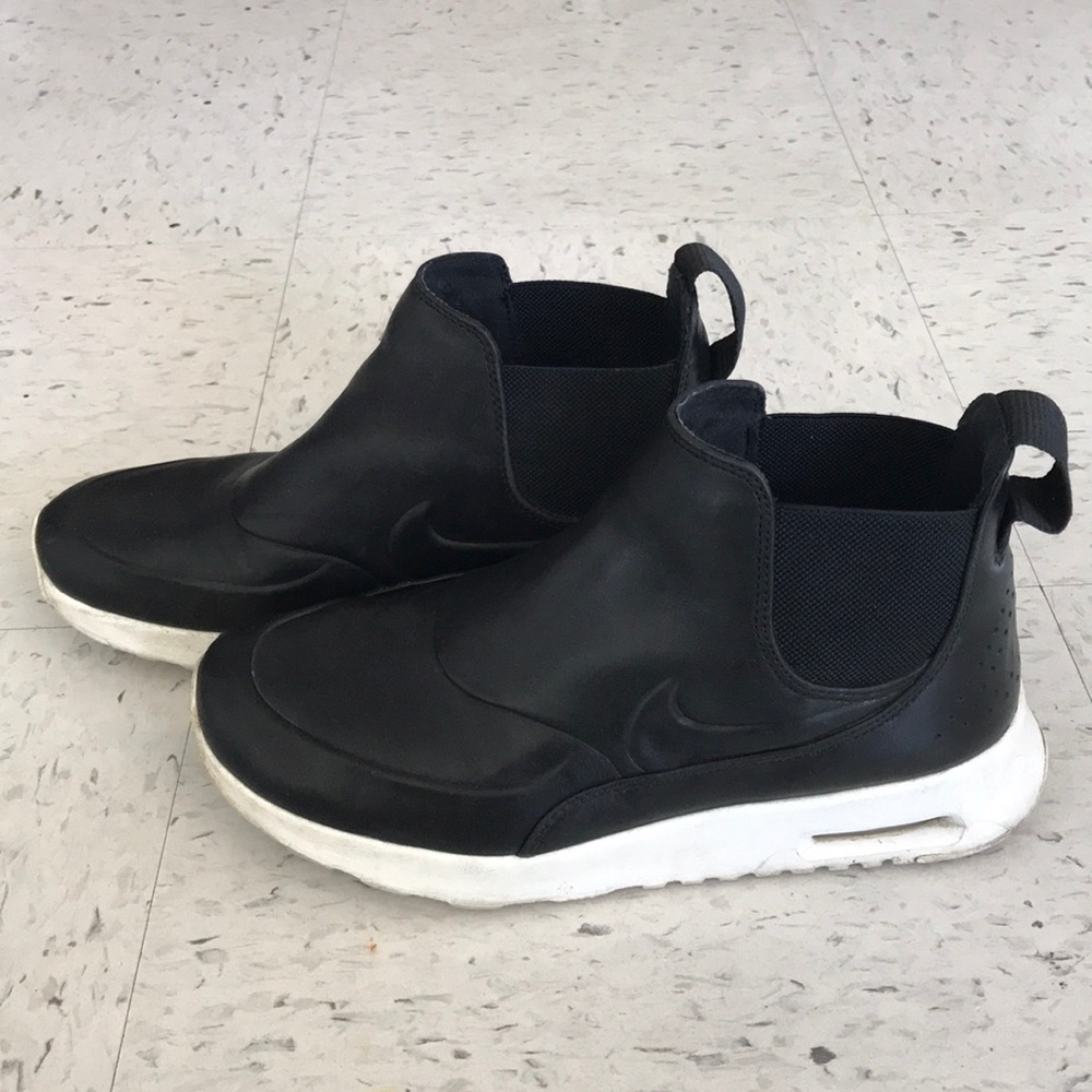Black leather Nike booties